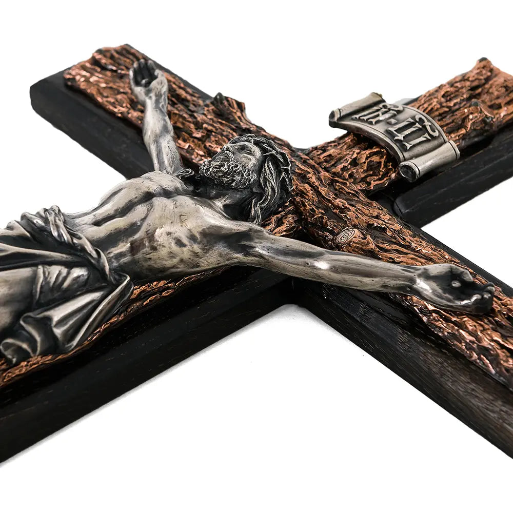 crucifixe și cruci